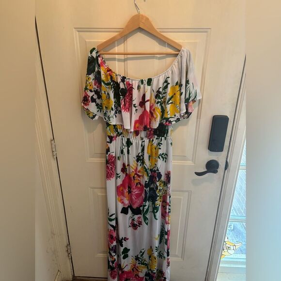 1.4.3. Story by Line Up Floral Off-Shoulder Maxi Dress - Picture 2 of 4